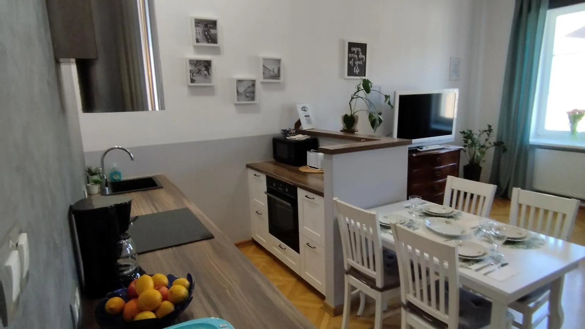 Novo Mundo Apartment Warsaw 0*,  Poland