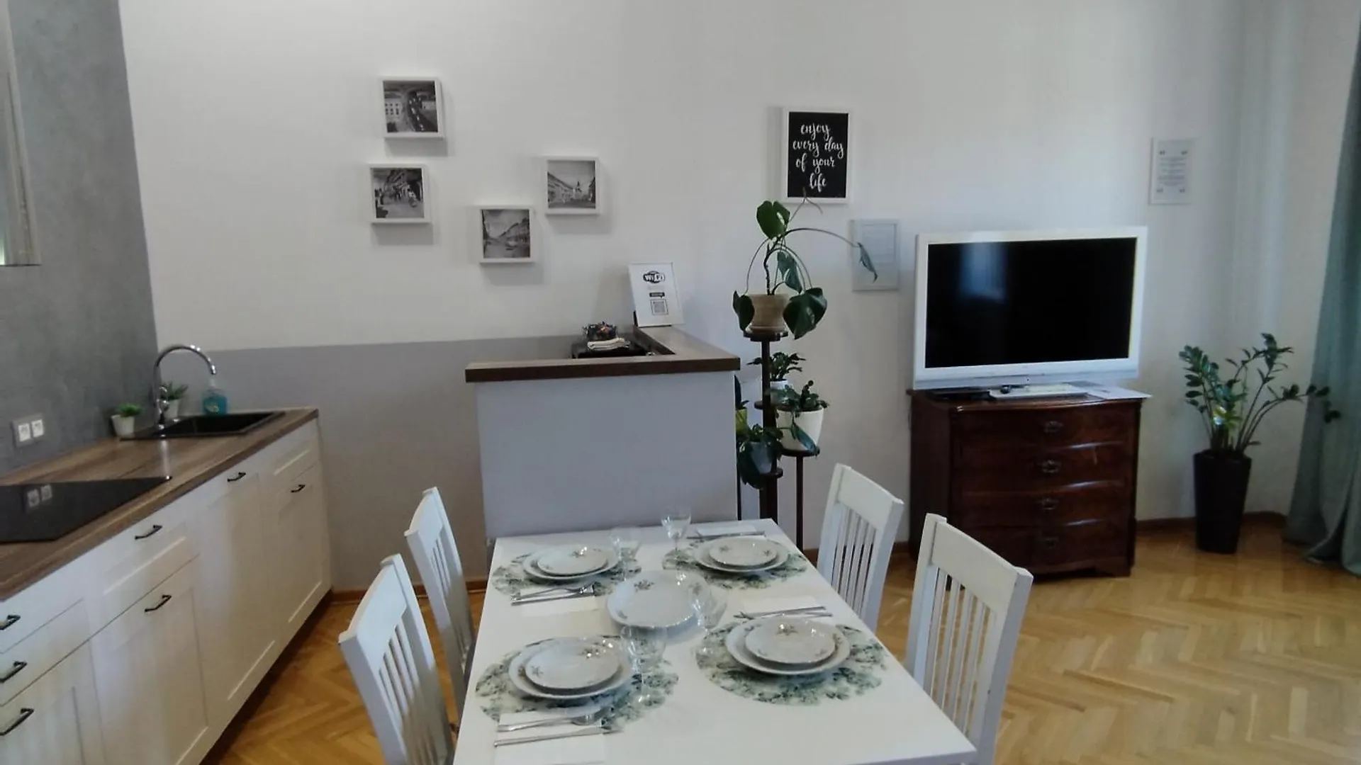 Novo Mundo Apartment Warsaw 0*,  Poland